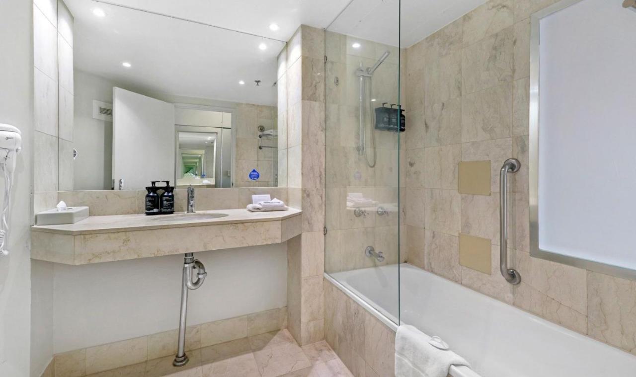 Hotel Apartments On 22 View Avenue, Surfers Paradise โกลด์โคสต์ ภายนอก รูปภาพ