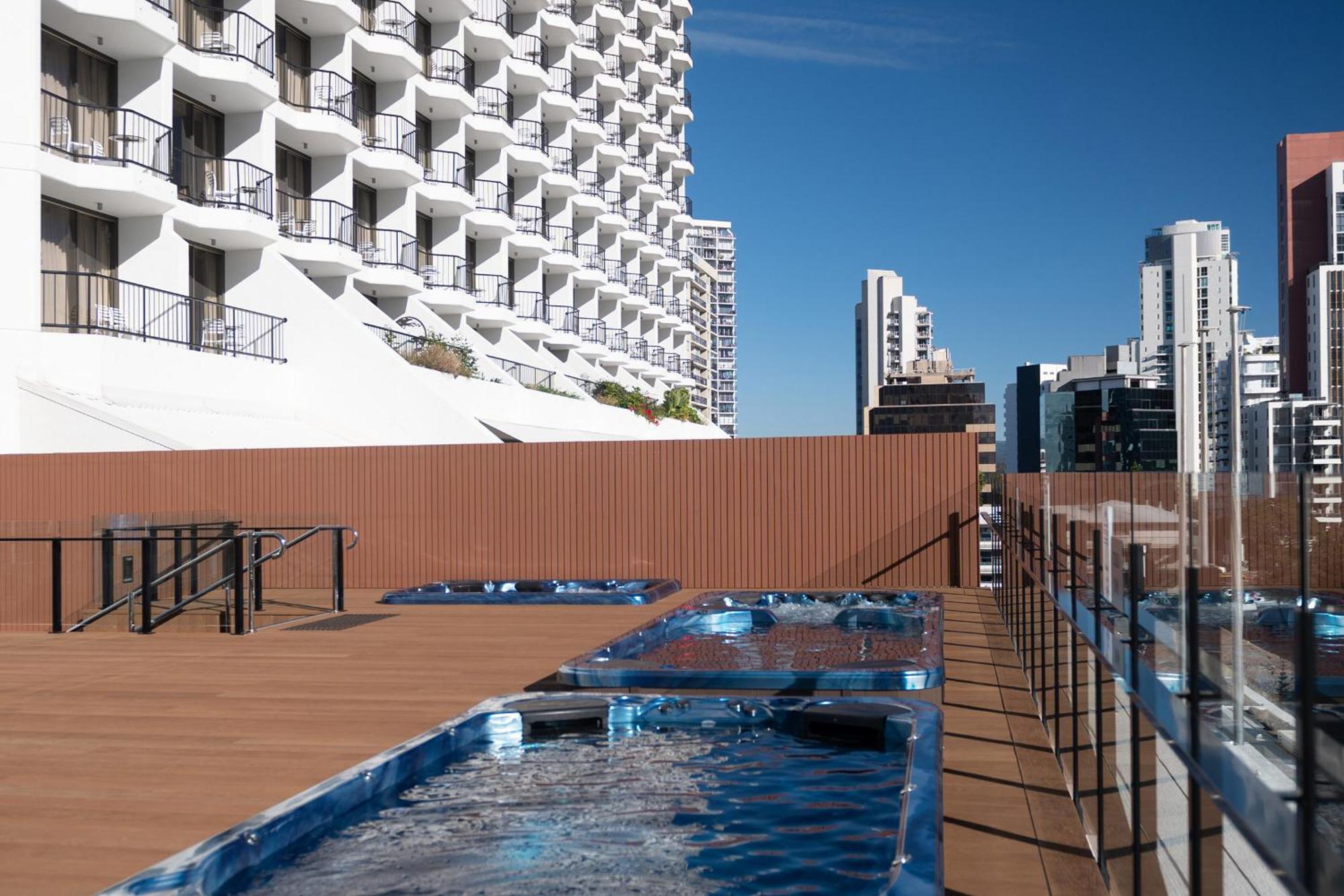 Hotel Apartments On 22 View Avenue, Surfers Paradise โกลด์โคสต์ ภายนอก รูปภาพ