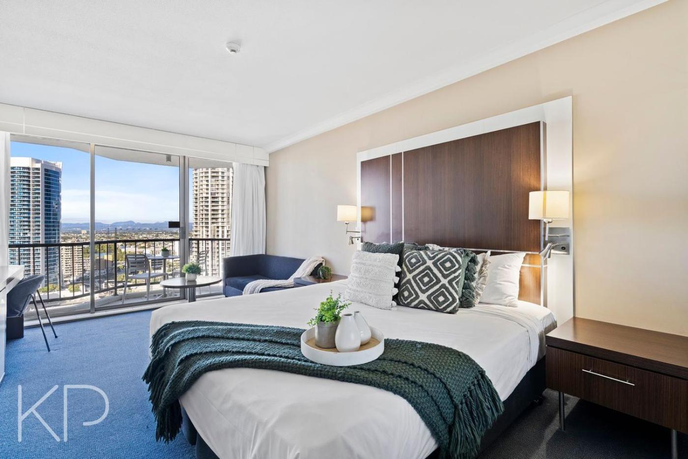Hotel Apartments On 22 View Avenue, Surfers Paradise โกลด์โคสต์ ภายนอก รูปภาพ
